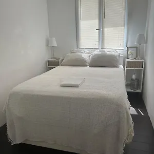 Location De Privee Dans Securisee Privee,parking Gratuit , 1 Minute Du Tramway, A 9 Minute Du Centre Ville, Accessible A Plusieurs Transports Nizza