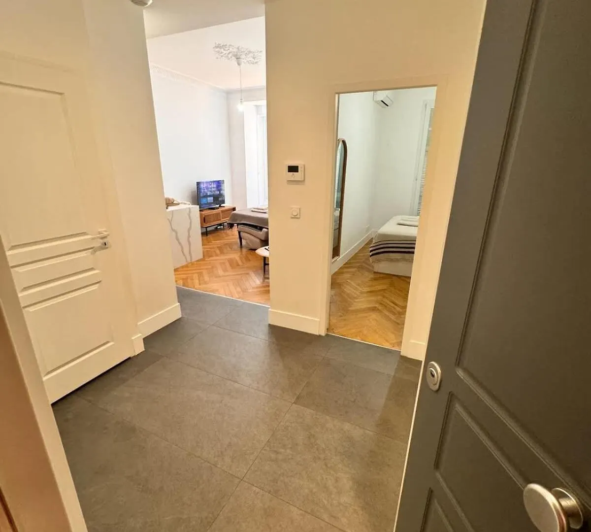 Luxury Central Condo With Private Terrace In Nice Holiday home